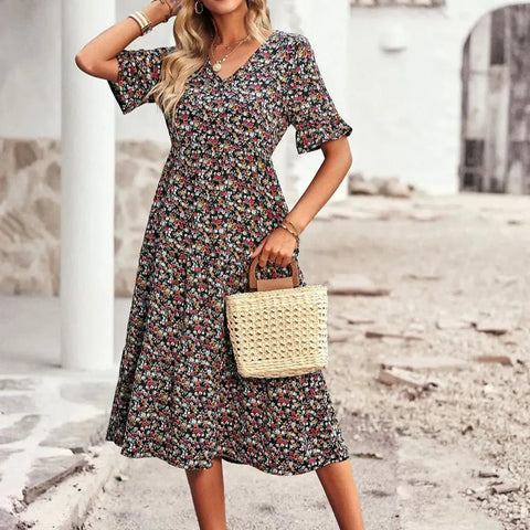 Layla™ – Chic V-Neck Floral Dress