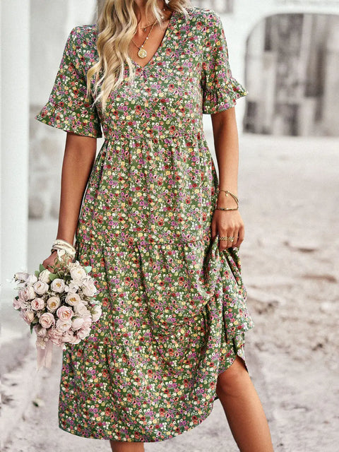 Layla™ – Chic V-Neck Floral Dress